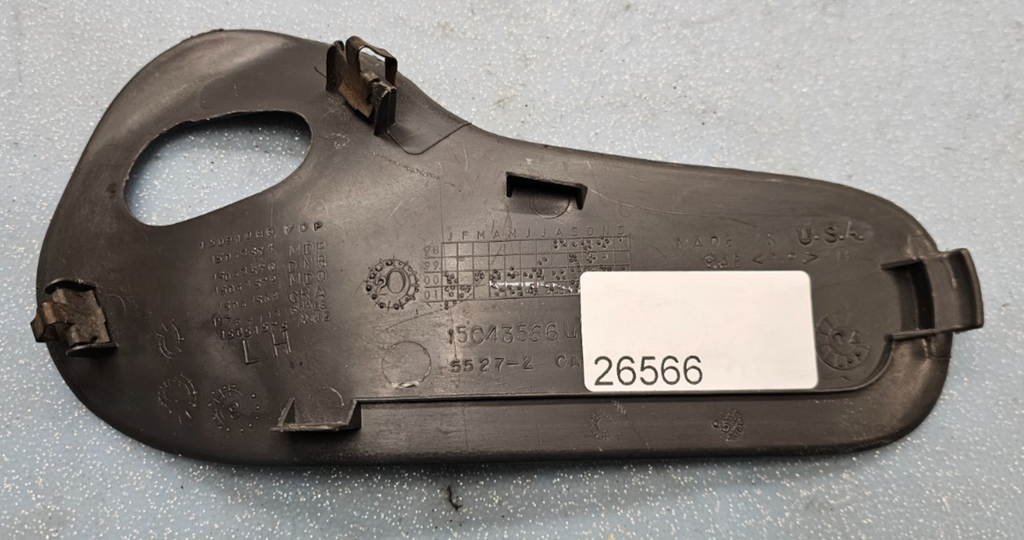 03-06 SILVERADO SIERRA TAHOE LEFT FRONT INTERIOR DOOR PANEL HANDLE COVER PEWTER