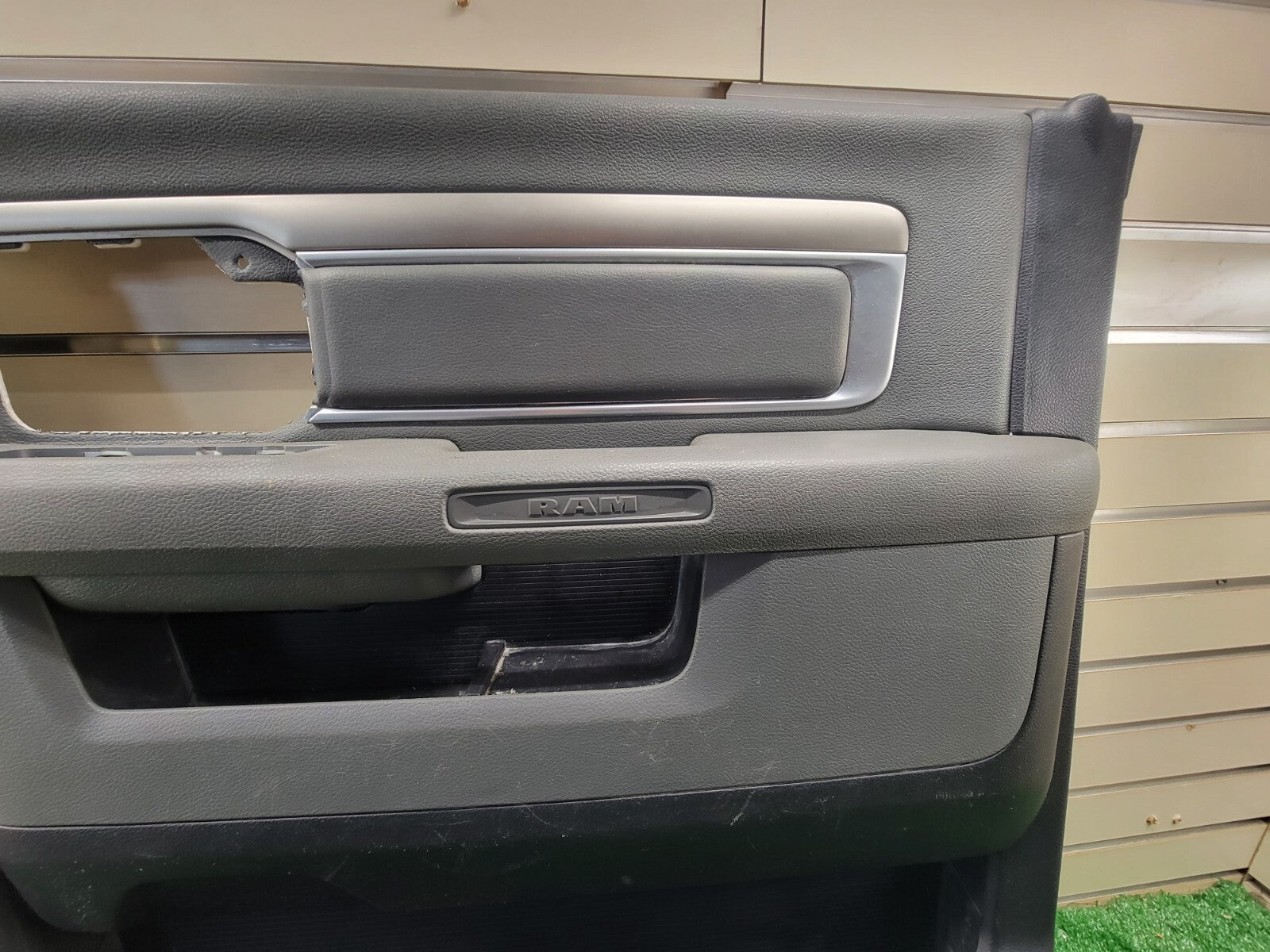 🔥13-18 Dodge RAM 1500 2500 3500 Interior RIGHT PASSENGER Door Panel Front GRAY