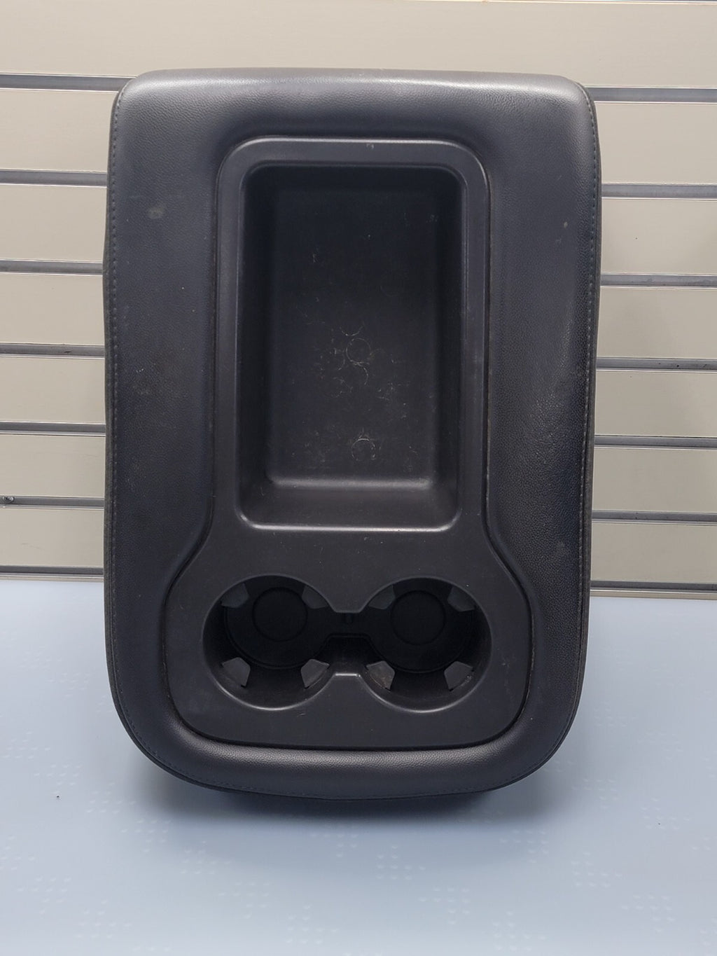 07-13 SILVERADO SIERRA Center JUMP SEAT Armrest 2 CUP Holder BLACK CH40 JS5