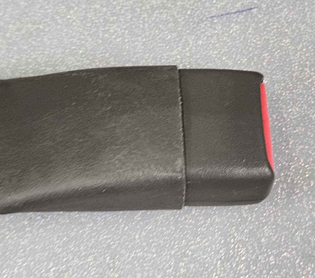 🔥03-06 Tahoe Yukon Sierra Silverado Front Seat Belt Buckle Black