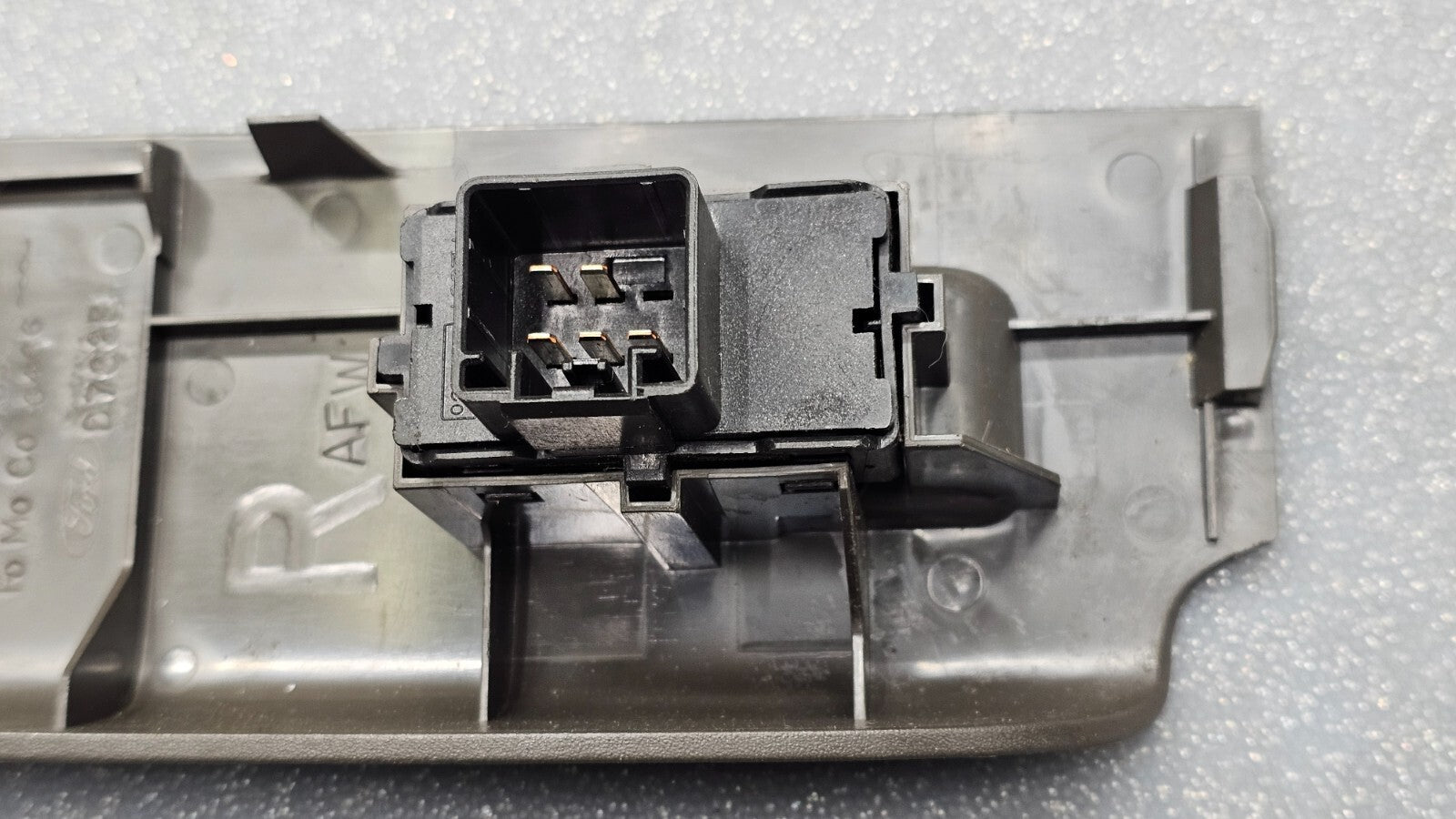 08-12 Escape Focus Front Right Passenger Door Power Window Switch Assembly Black