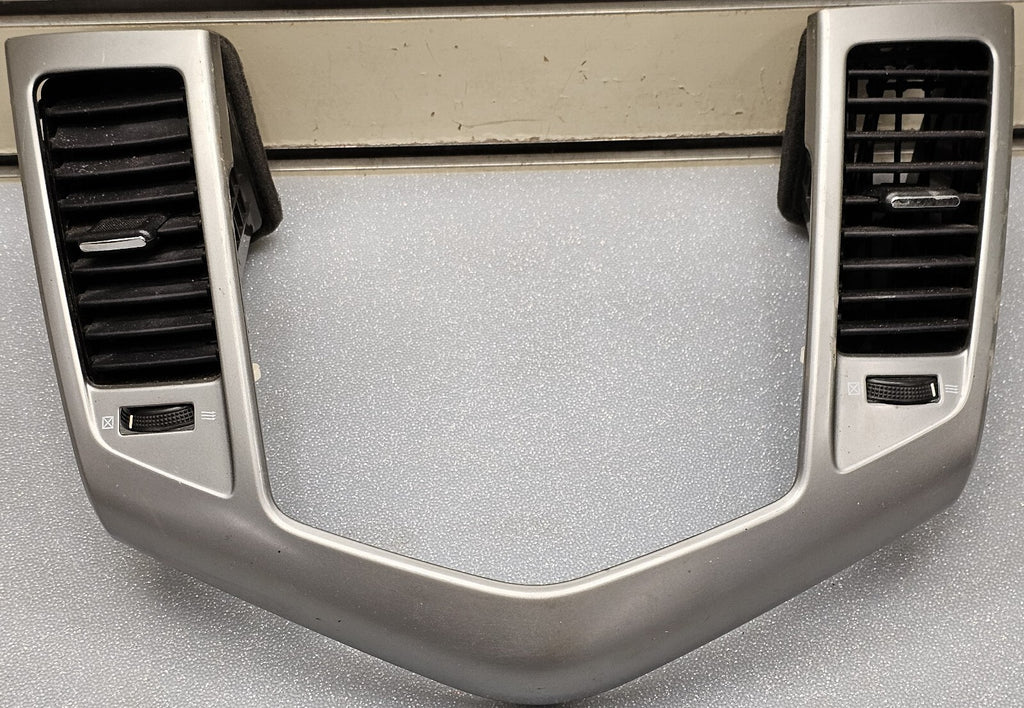 🔥11-14 Chevrolet Cruze Radio Bezel Center Vents Silver OEM