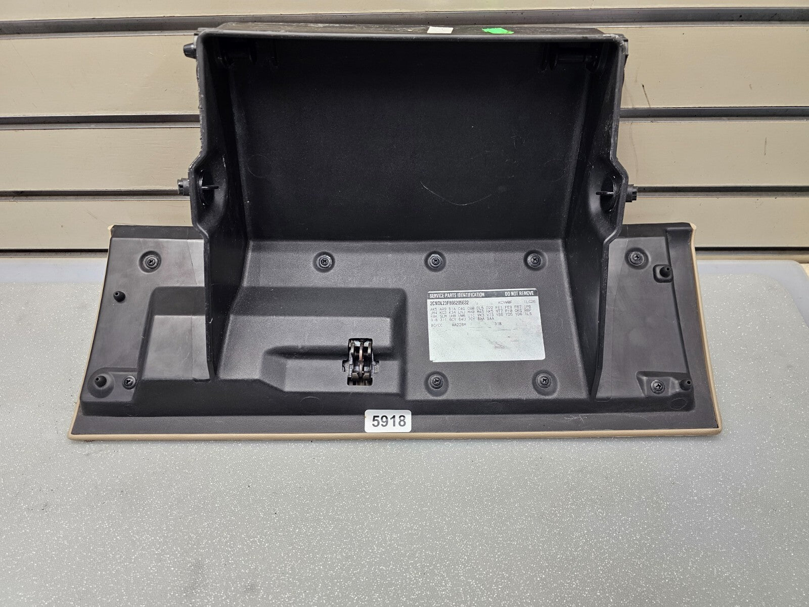 🔥05-09 Equinox Torrent 02-07 Saturn Vue Dash Glove Box Storage Compartment Tan