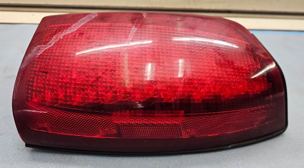 🔥00-05 CADILLAC DEVILLE REAR RIGHT PASSENGER TAIL BRAKE LIGHT LAMP ASSEMBLY OEM
