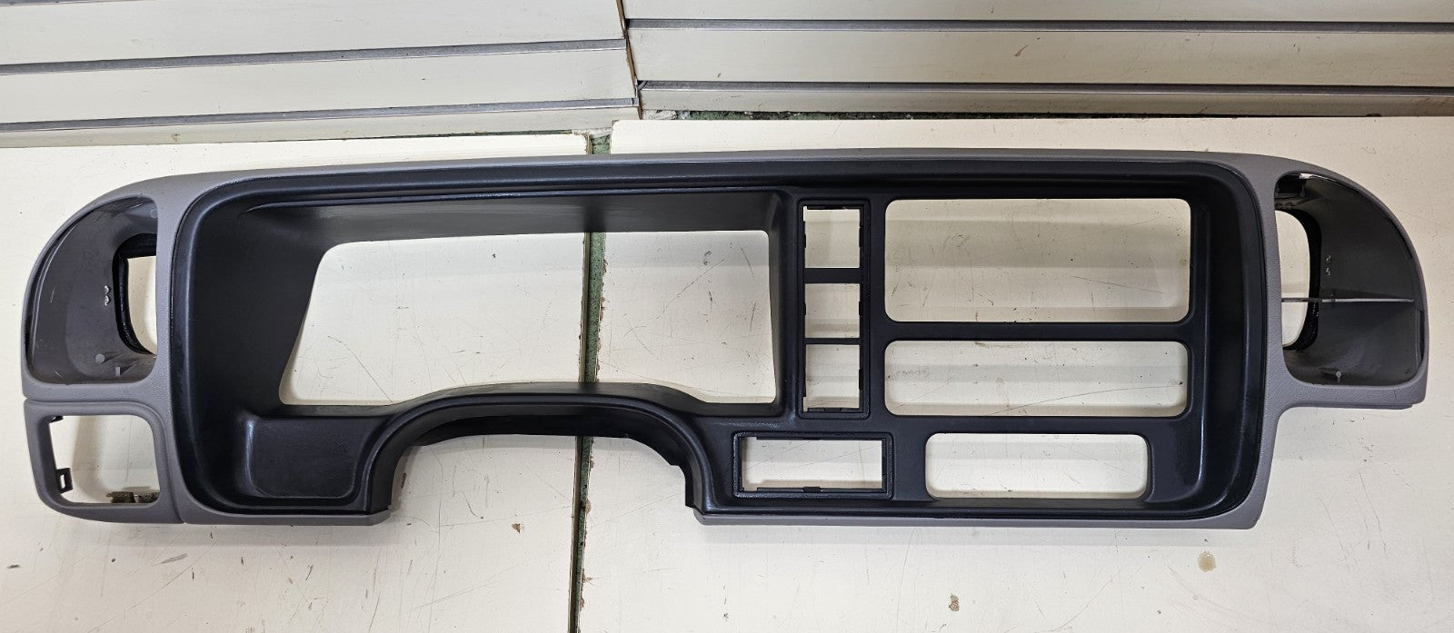 95-99 CHEVY GMC TRUCK SILVERADO CK Cluster Speedometer Dash Bezel Gray/Black C3