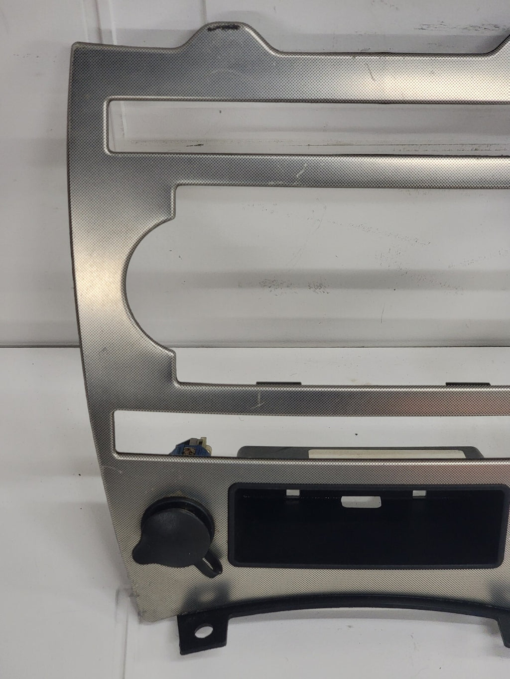 🔥2005-2006 JEEP GRAND CHEROKEE DASH PANEL RADIO SURROUND TRIM BEZEL OEM B70