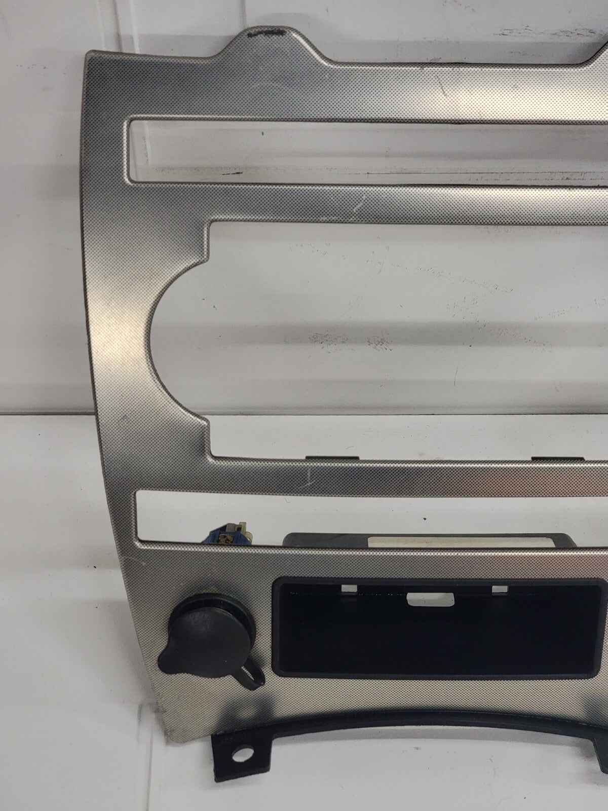 🔥2005-2006 JEEP GRAND CHEROKEE DASH PANEL RADIO SURROUND TRIM BEZEL OEM B70