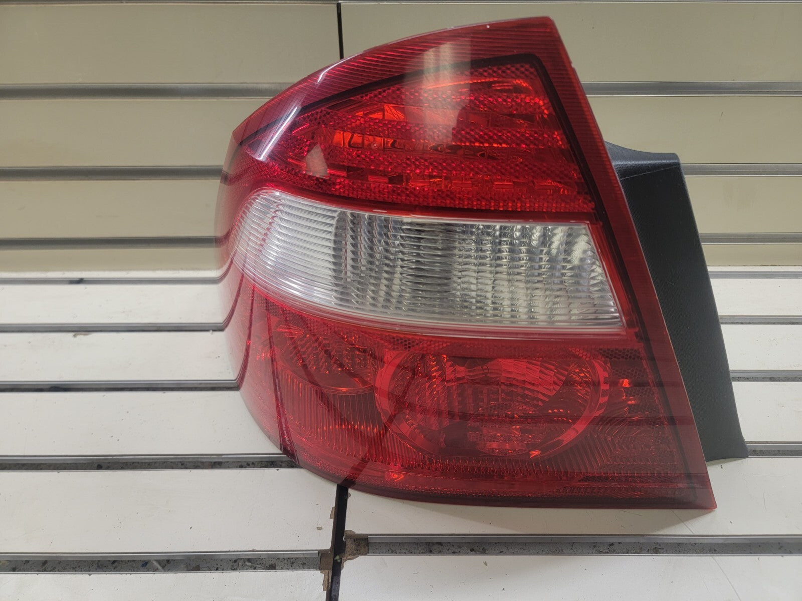 🔥2005-2007 Ford Five Hundred Tail Light taillight lamp left driver side