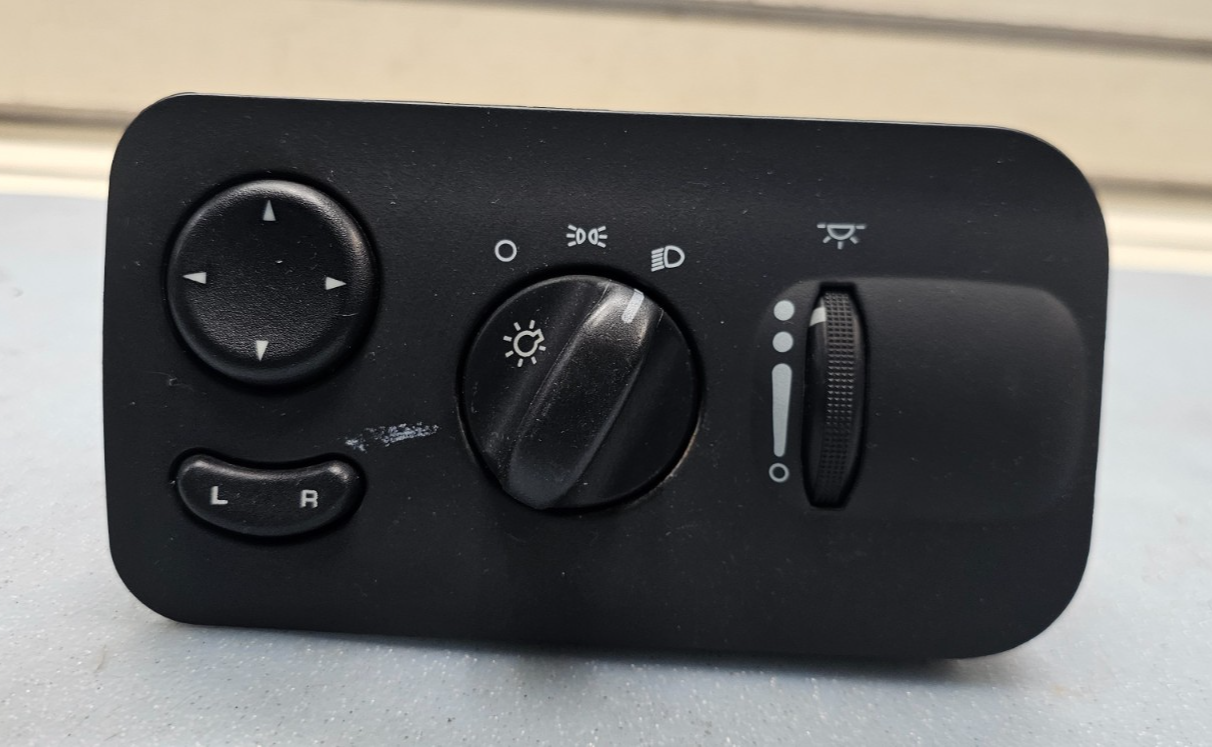 01-07 Caravan Town Country Headlight Fog Light Mirror Power Control Switch Black
