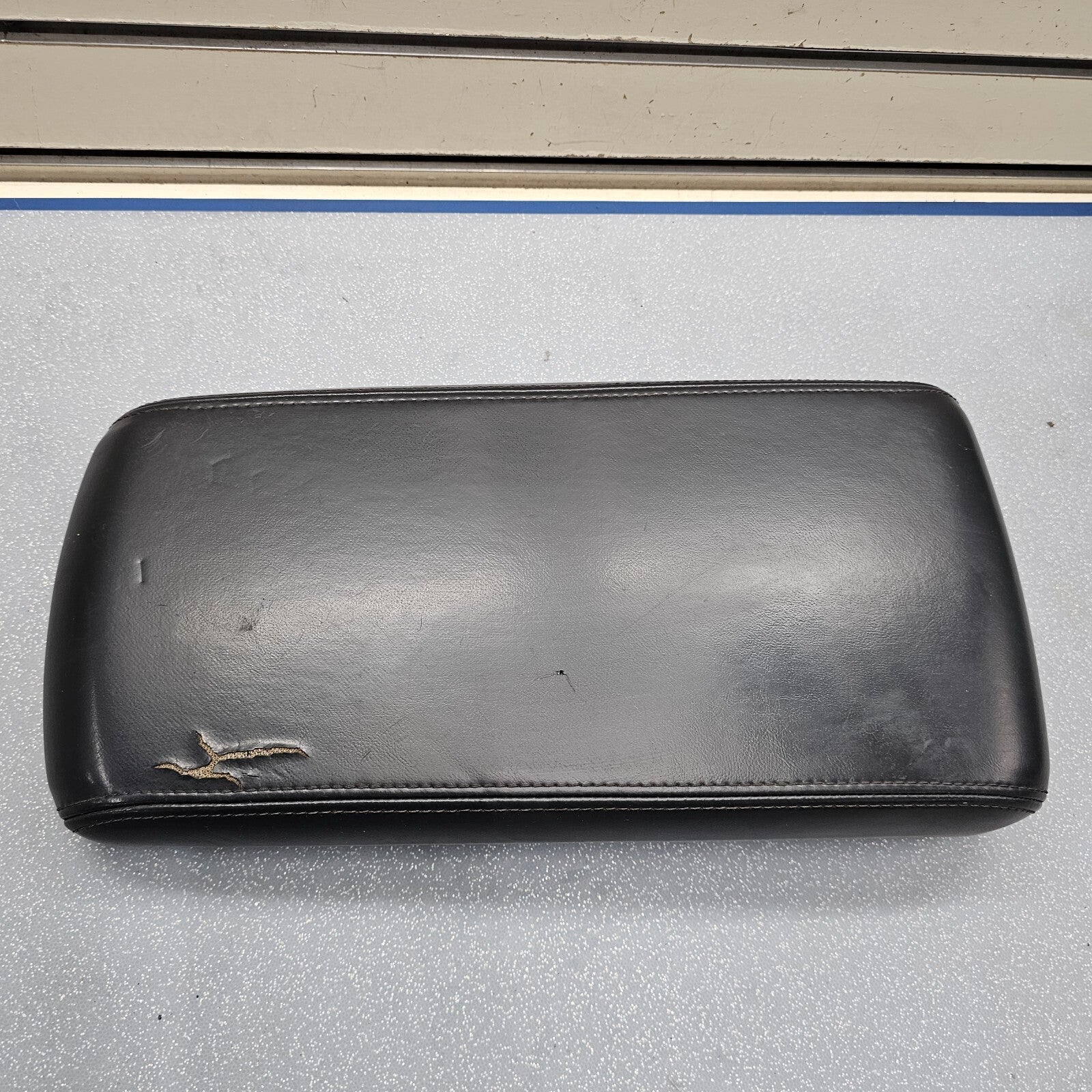 🔥08-10 Dodge Charger Center Console Arm Rest Lid Leather Assembly Cover BLACK