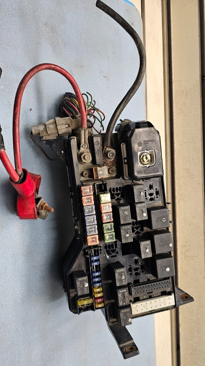 🔥98-01 Dodge Ram 1500 Engine Fuse Box Assembly Panel Control Module OEM