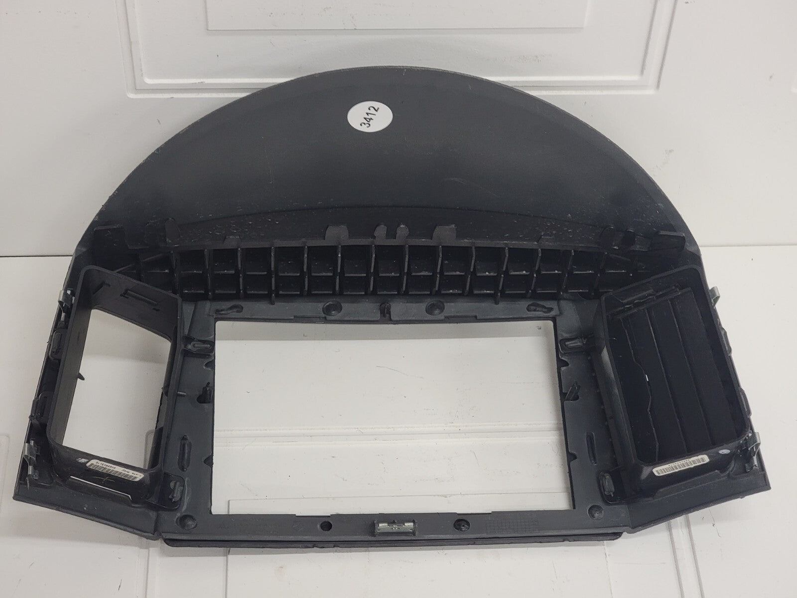 05-07 Jeep Grand Cherokee OEM radio bezel dash trim for navigation GPS Gray B73
