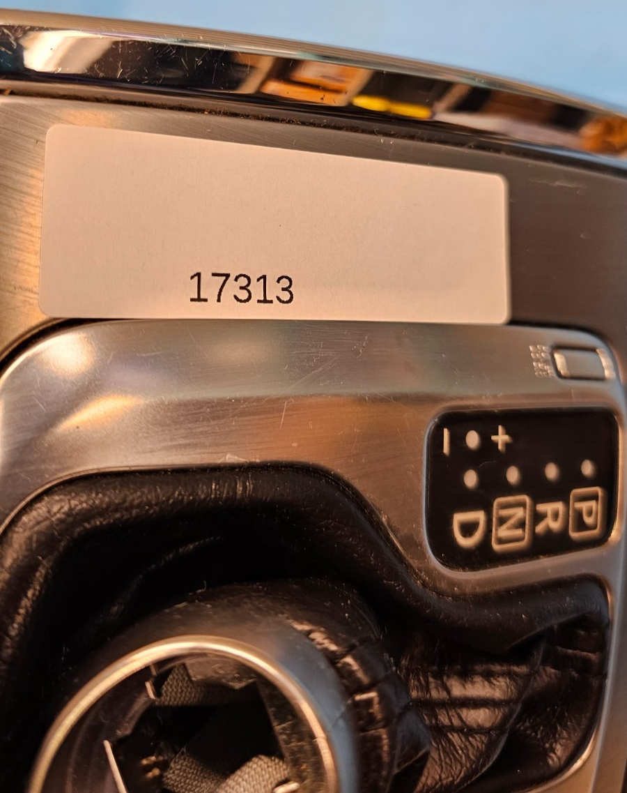 🔥09-13 Infiniti G37 Convertible Center Console Gear Shifter Trim Bezel Silver