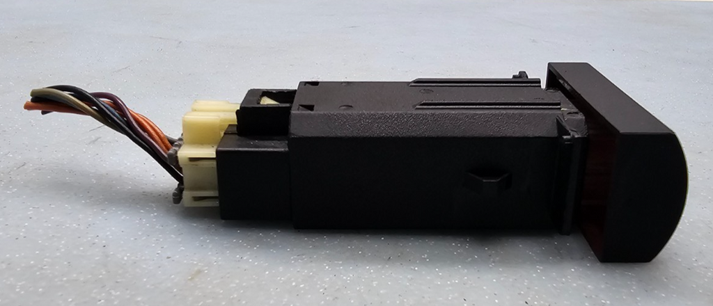 🔥01-03 Saturn L200 L300 LW200 L100 LS1  Hazard Flasher Emergency Light Switch 