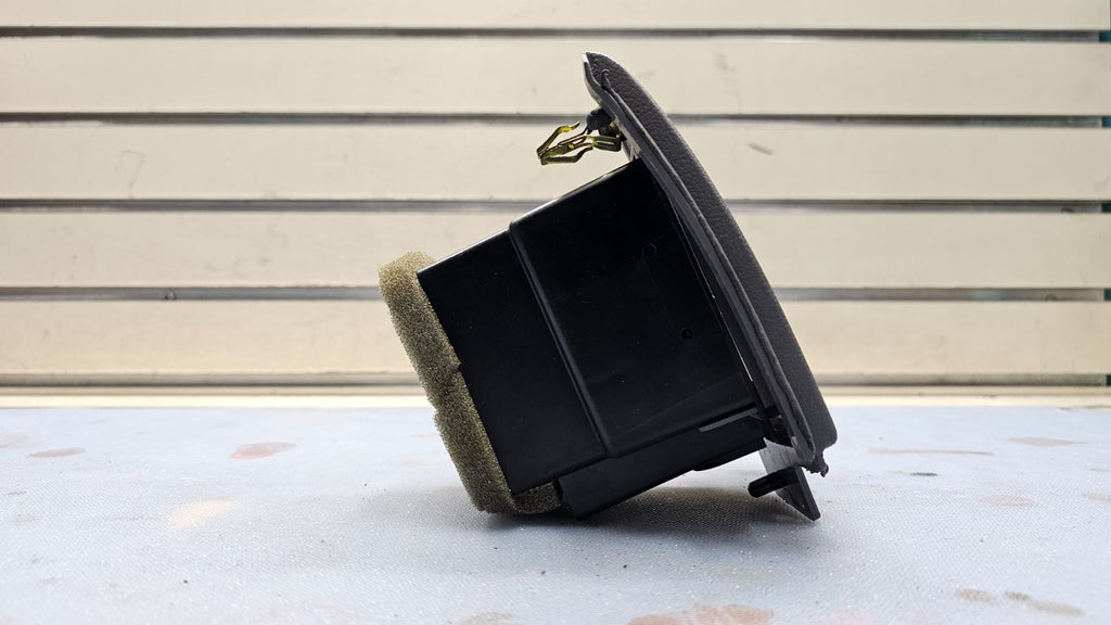 98-11 Grand Marquis Crown Victoria Dash Right Passenger AC Heater Air Vent Black