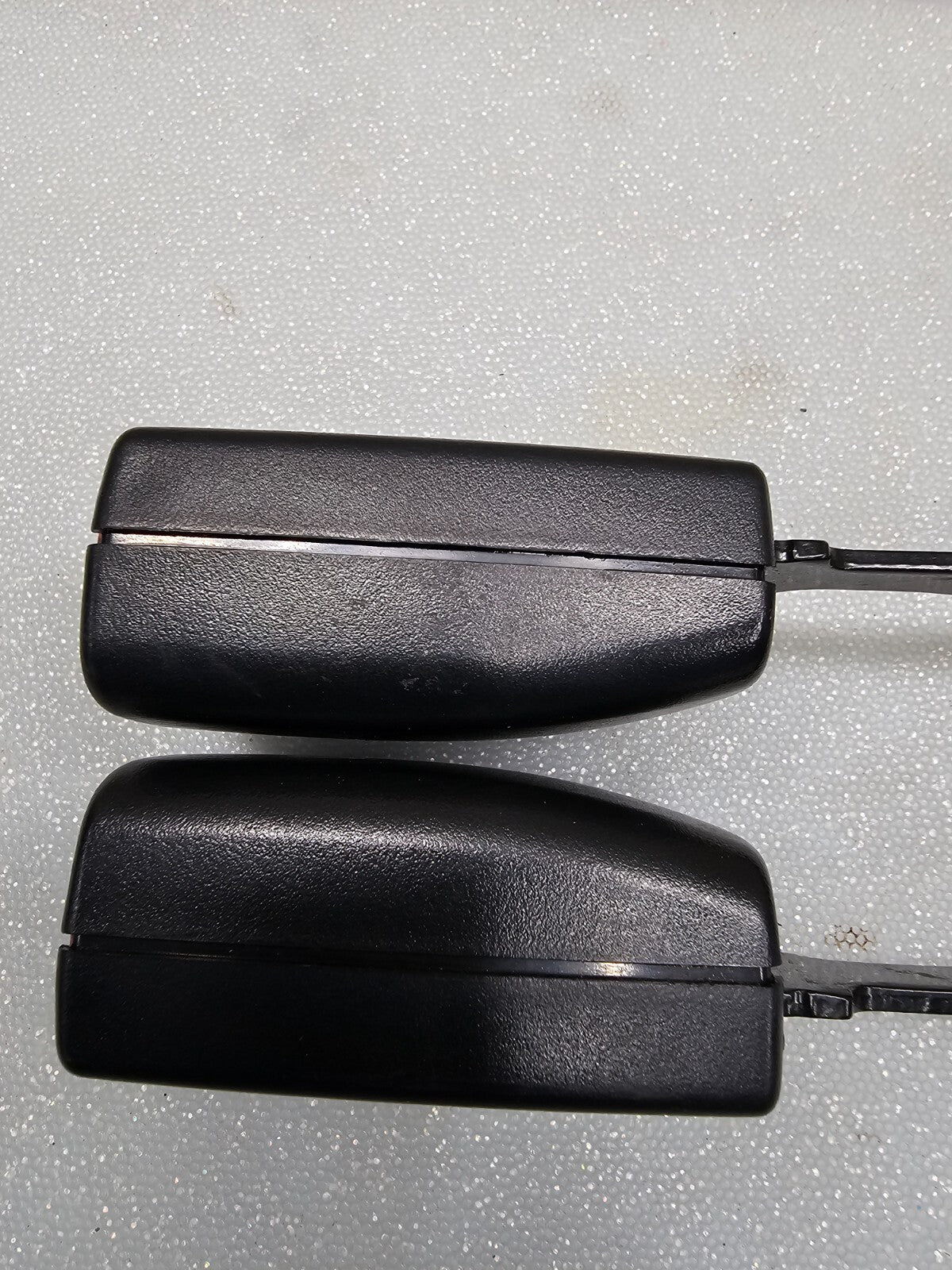 07-13 Chevrolet Silverado Sierra Extended Cab Rear Double Seat Belt buckle Latch