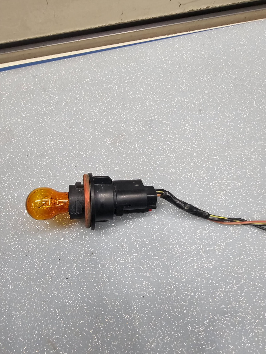 🔥01-05 Chrysler PT Cruiser Turn Signal Light Marker Lamp Bulb Socket Flasher