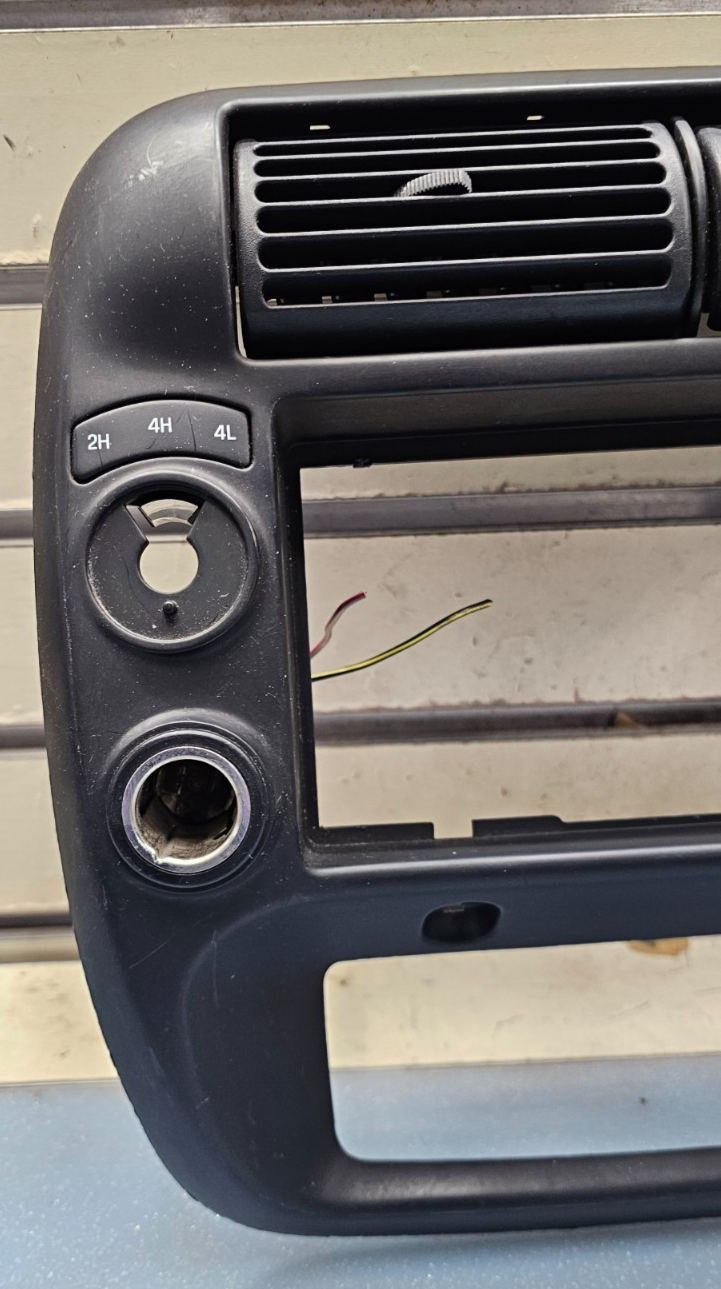 95-10 Ranger Explorer Center Dash Radio Stereo Display Bezel Trim Panel BLACK B2