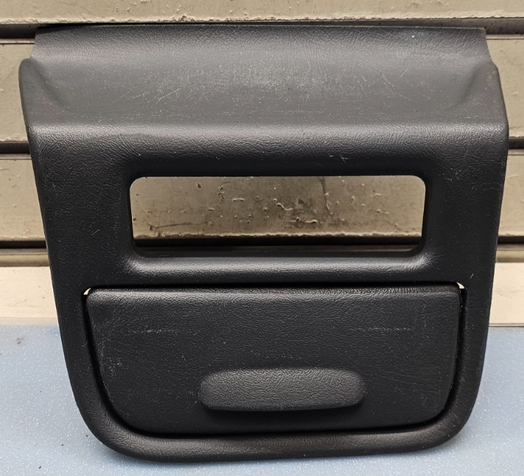 🔥99-02 SILVERADO TAHOE SIERRA CENTER CONSOLE FRONT LOWER BEZEL STORAGE BLACK