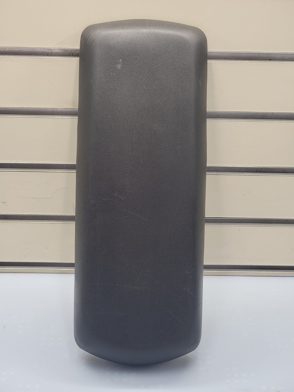 🔥04-07 Chevrolet Malibu Center Console Arm Rest Lid Door Cover OEM Pad Black