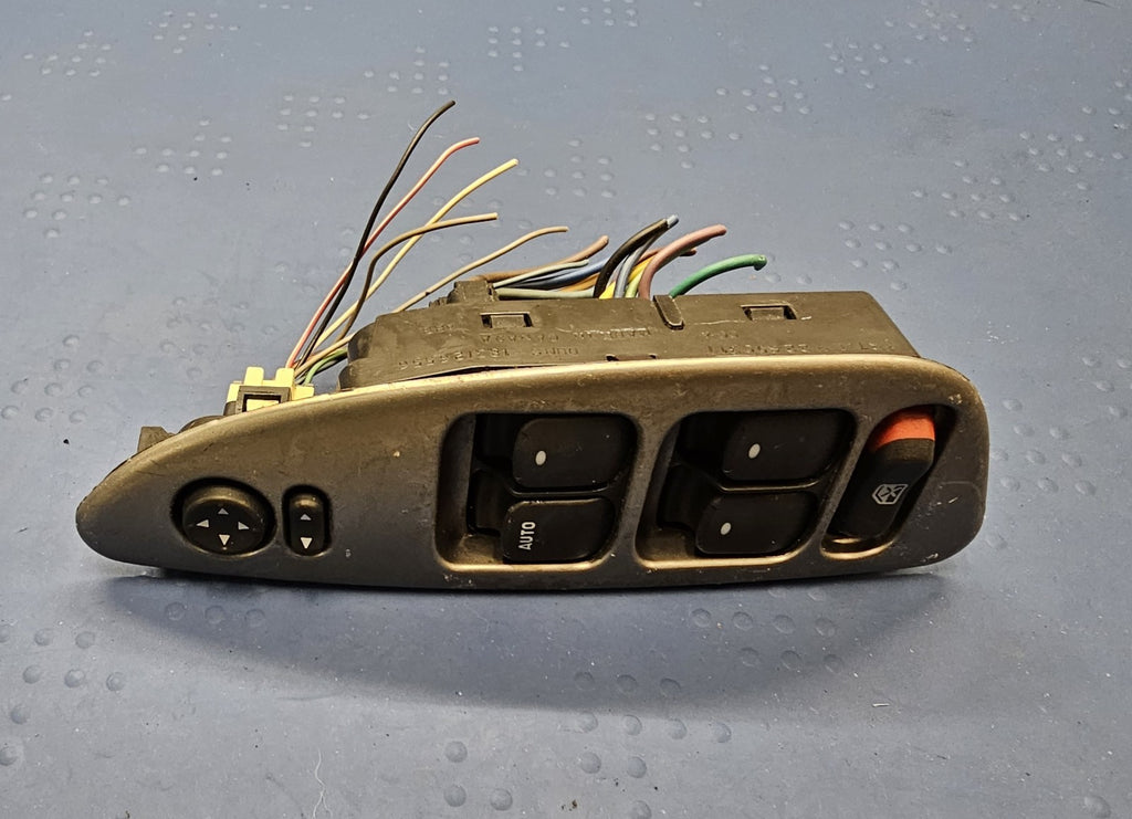 04-07 MALIBU LEFT DRIVER MASTER POWER WINDOW DOOR CONTROL SWITCH ASSEMBLY SILVER