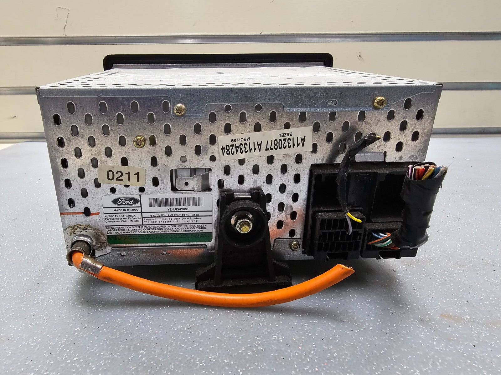 🔥2001 - 2005 Ford Lincoln Mercury OEM AM FM Radio Single CD Player Receiver