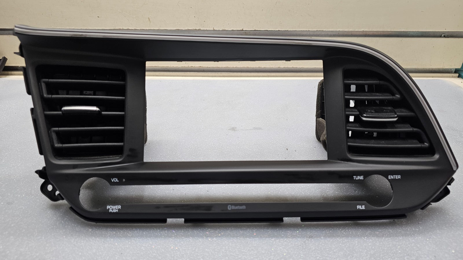 🔥17-20 Hyundai Elantra Dash Center Radio Screen Air Vent Vents Bezel Trim Black