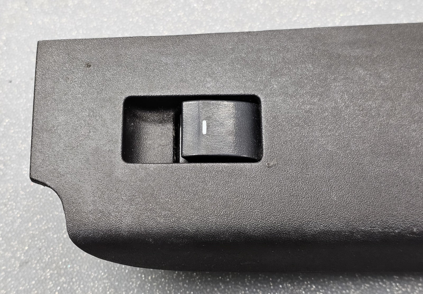 08-12 Escape Focus Front Right Passenger Door Power Window Switch Assembly Black