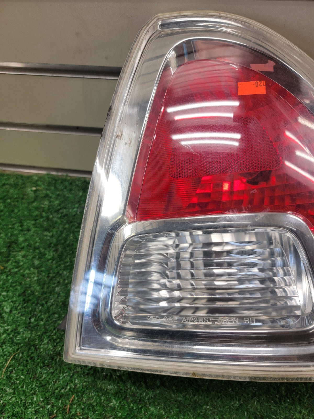 06-09 Ford Fusion Tail light Break Light Assembly lamp LED Right Passenger side