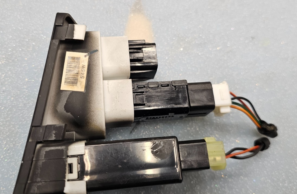 🔥2004-2010 KIA Sportage Control Switch Lock Switch Button OEM