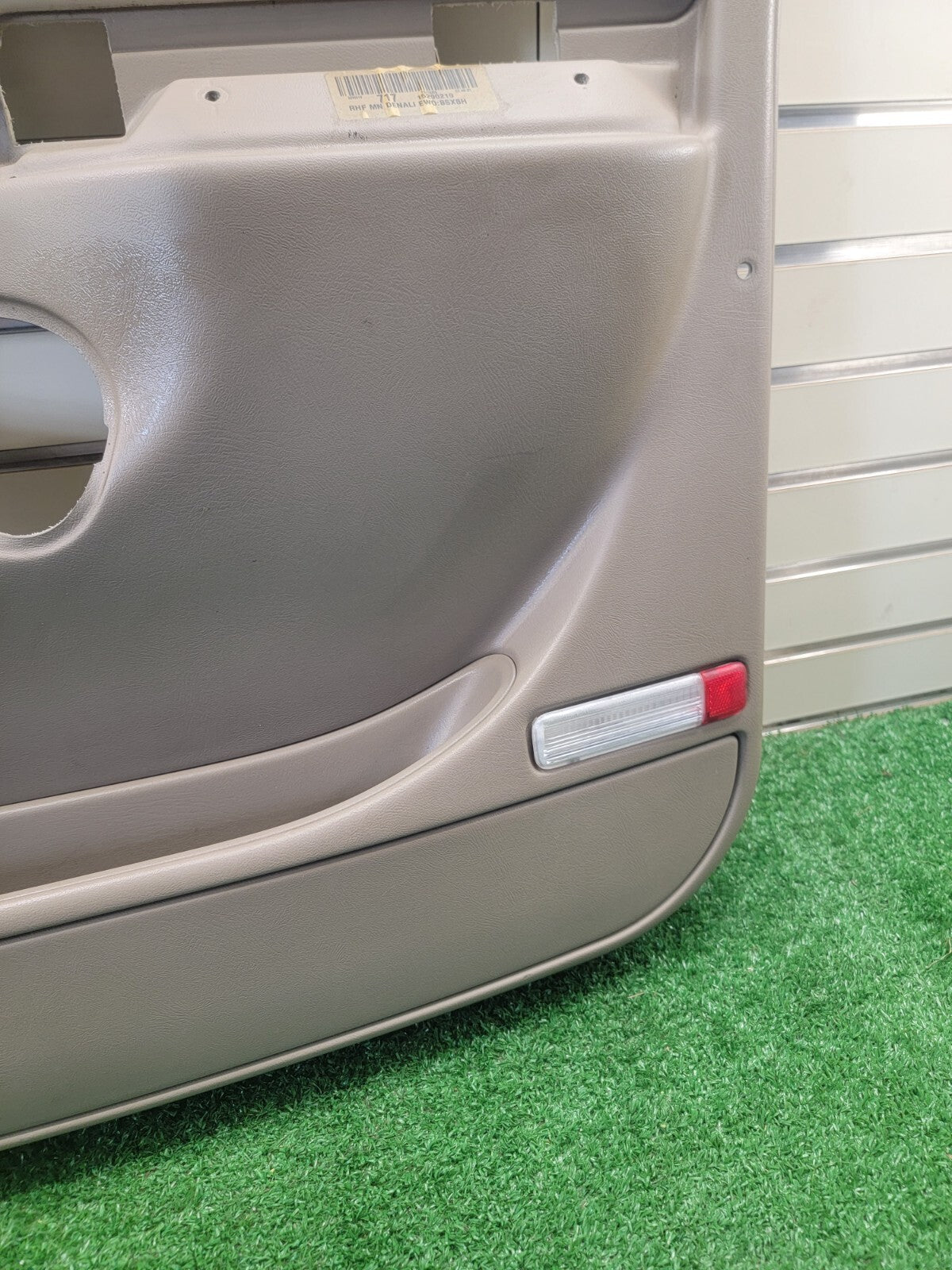 🔥03-06 Chevy Silverado SIERRA Door Panel Front right passenger side tan D5