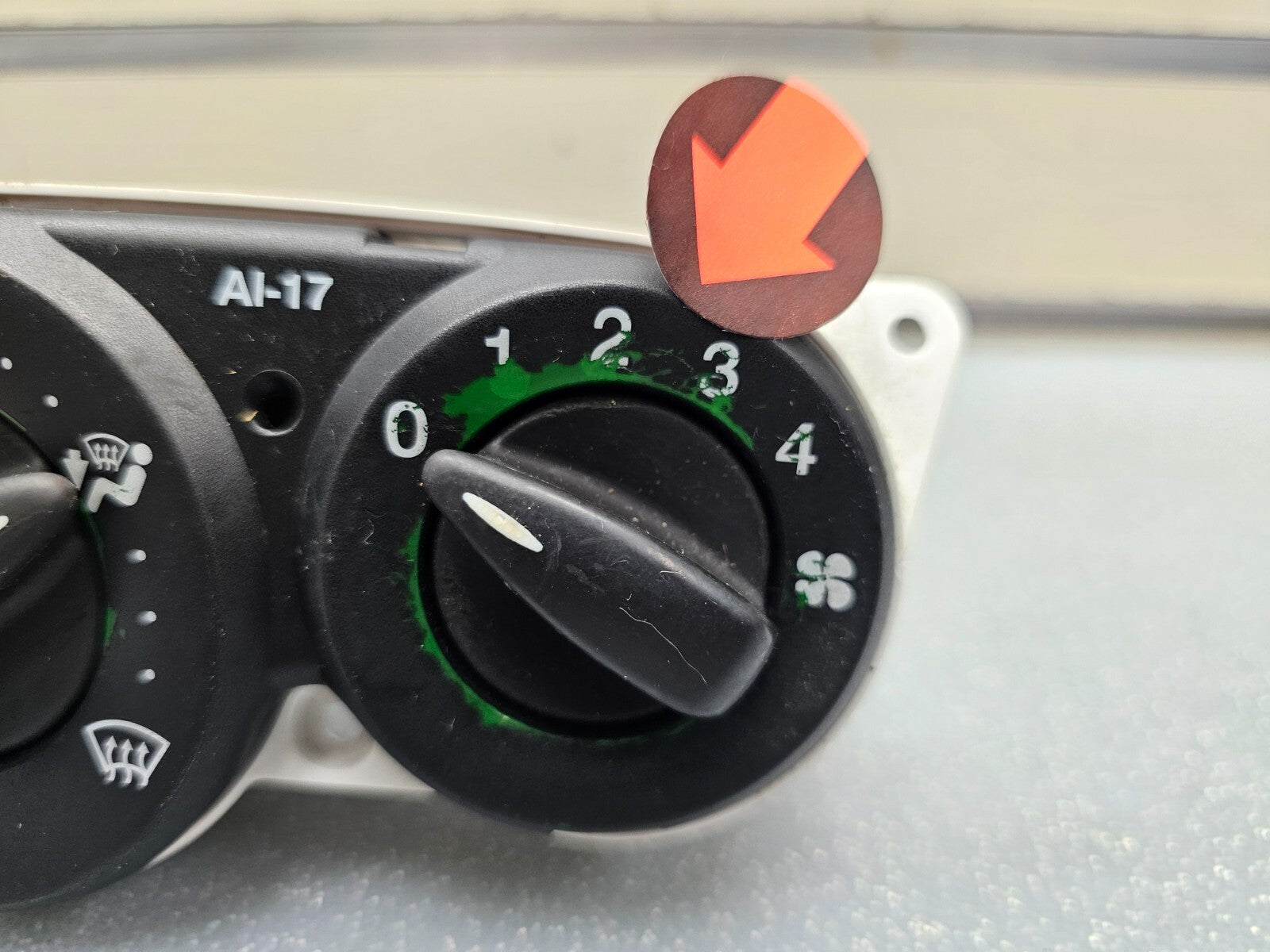 🔥00-07 Ford Focus Dash A/C Heater Climate Control Temperature Conditioner OEM