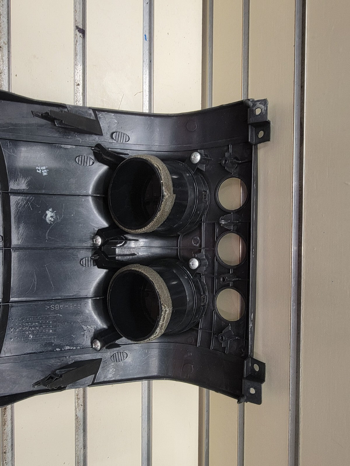 04-08 Chevrolet Aveo Hatchback Dashboard Top Center Air Vents Clock Bezel Black