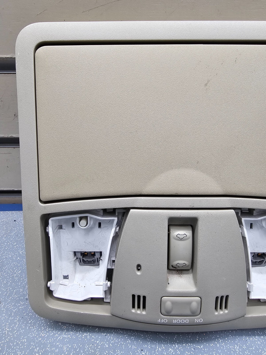 🔥09-13 Maxima Murano Overhead Roof Console Interior Storage Assembly LT Gray