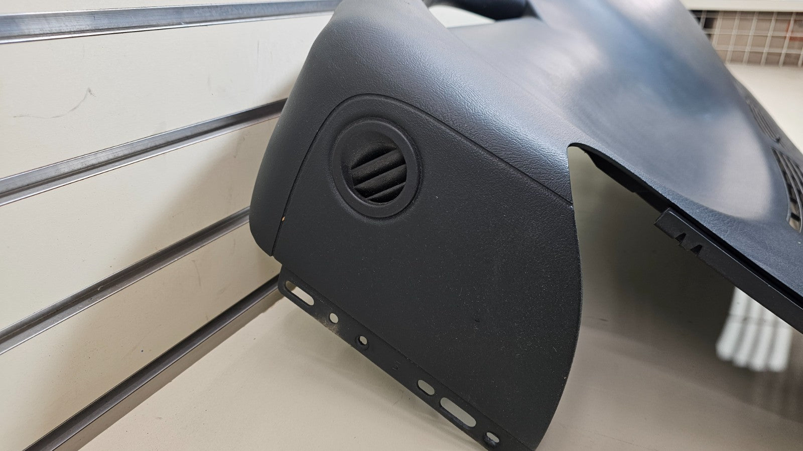 🔥99-06 SILVERADO SIERRA TAHOE Upper Cap Cover Top Dashboard Pad GRAPHITE DP1