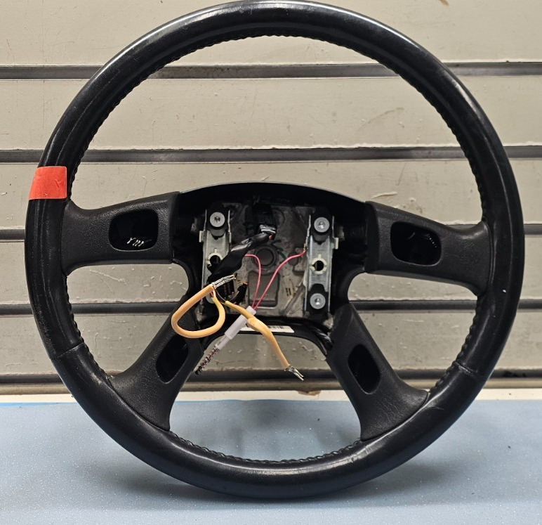 🔥03-06 SILVERADO SIERRA YUKON TAHOE SUBURBAN STEERING WHEEL LEATHER BLACK