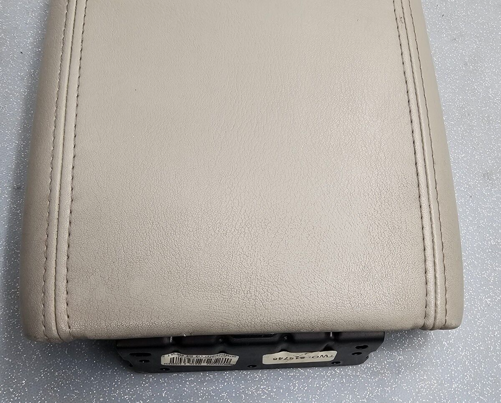 07-17 TRAVERSE ACADIA Outlook Enclave Leather Armrest Center Console Lid LT TAN
