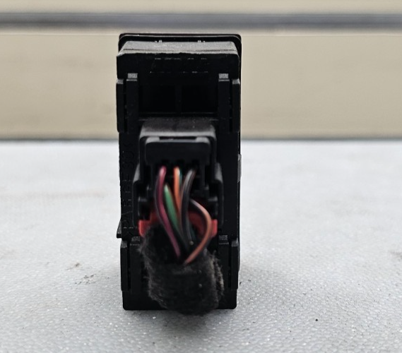 🔥05-07 Ford Focus Emergency Hazard Light Flasher Button Control Switch Assembly