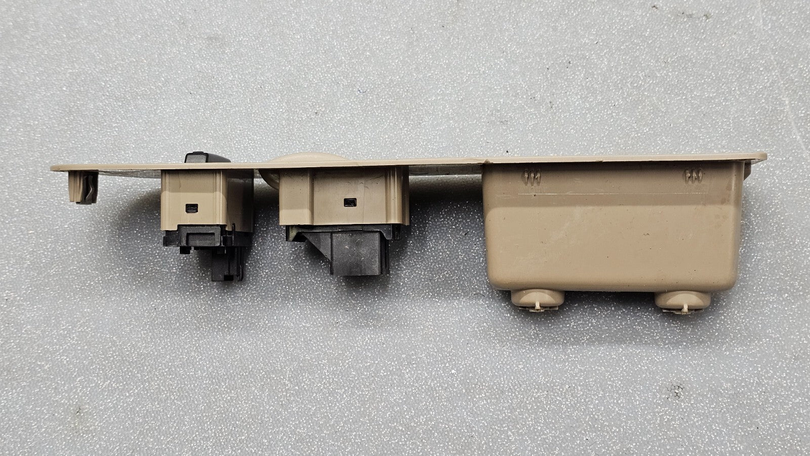 🔥05-07 Five hundred Montego Right Passenger Power Window Switch Tan
