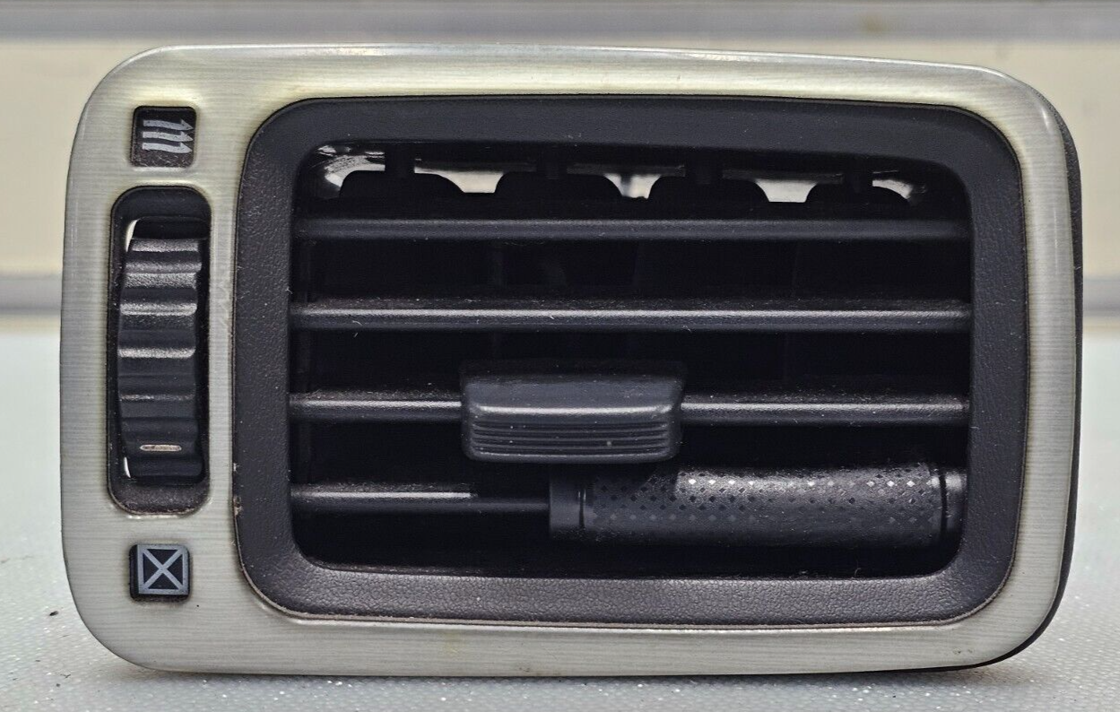 01-04 Pathfinder Infiniti QX4 Passenger Dash Air Vent Conditioning Silver/Black