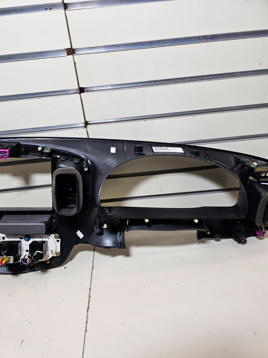 01-06 Tribute Dash Instrument Cluster Speedometer Bezel Trim Panel Black/Silver
