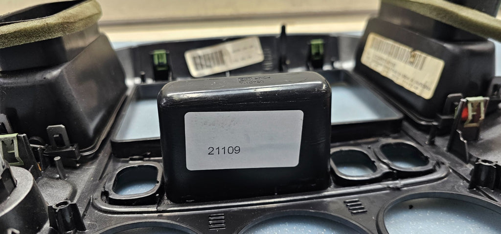 🔥01-07 FORD ESCAPE CENTER DASH RADIO A/C CLIMATE TRIM BEZEL SILVER OEM