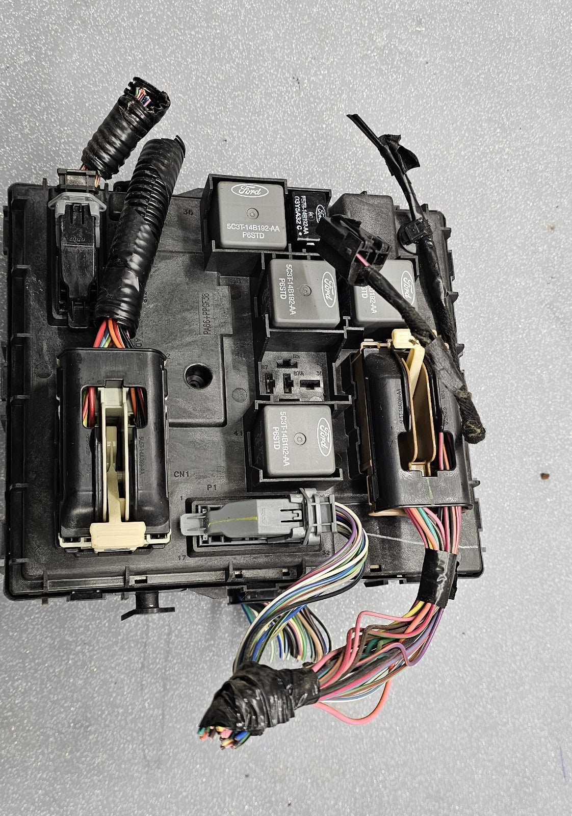 🔥05-07 Ford Escape Interior Relay Fuse Box Cabin