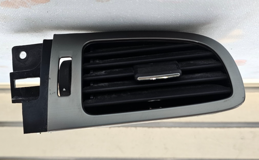 🔥07-13 Suburban TAHOE YUKON Dash A/C Air Vent Front Right Passenger Black VT16