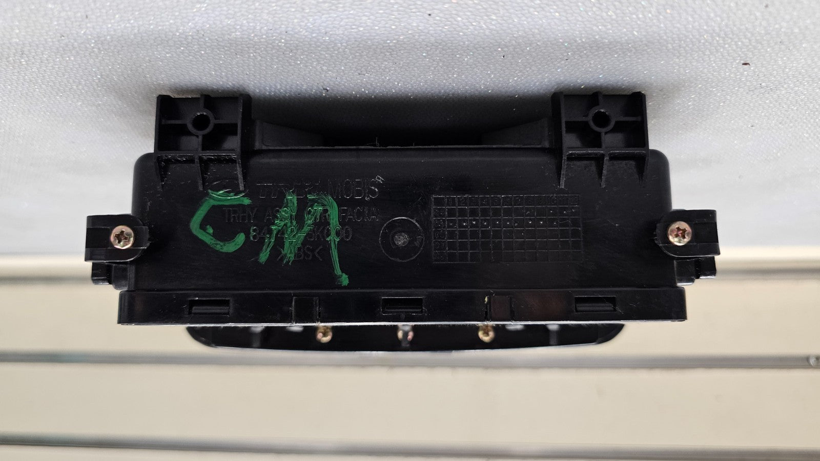🔥06-08 Hyundai Sonata Center Console Lid Ashtray OEM