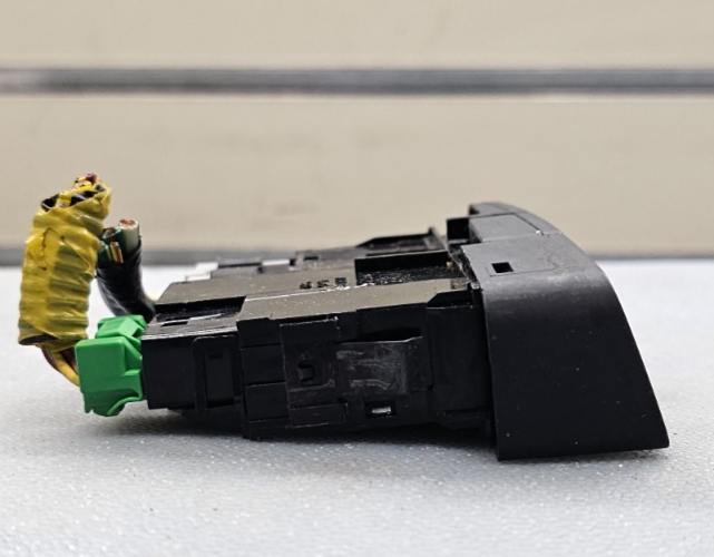 🔥01-05 Civic Center Dash Hazard Switch Warning Light Emergency Flasher Assembly