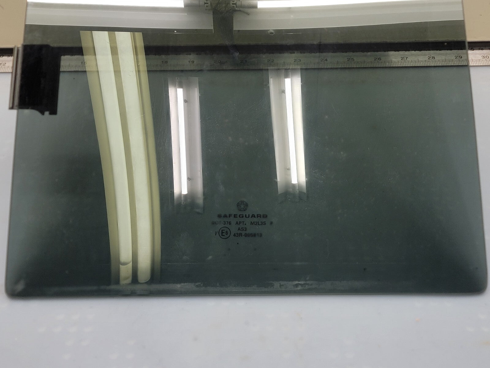 97-04 DODGE DAKOTA SLIDER CENTER SECTION Sliding rear Back Window Glass X4465/DD