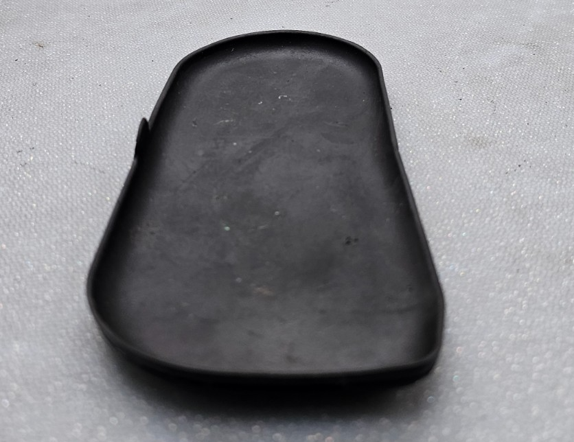 🔥03-07 TAHOE SILVERADO FRONT CENTER CONSOLE INSERT MAT LINER RUBBER BLACK