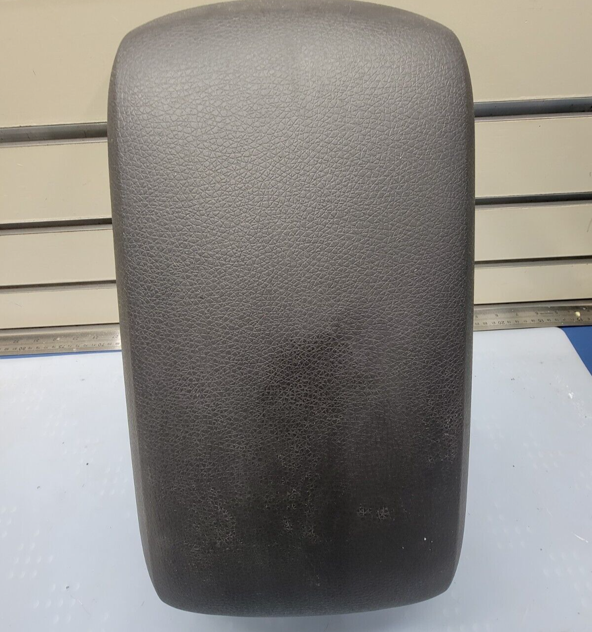 07-10 Ford Edge Front Center Console Lid Leather Arm rest Assembly Top Pad Cover