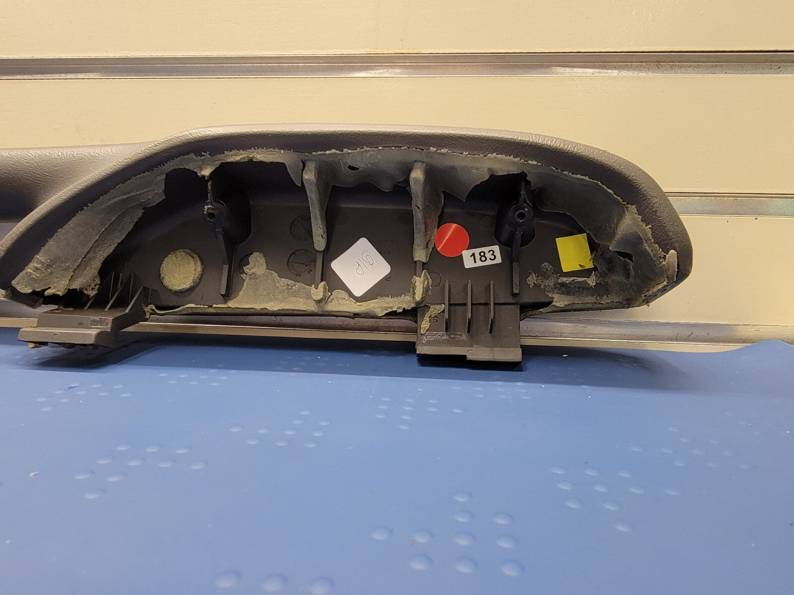 03-06 Silverado SIERRA TAHOE Door Panel ARMREST Front right Handle graphite H2